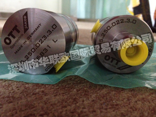 OTT-JAKOB夾具中自動(dòng)夾具可分為SK、HKS、PSC等幾個(gè)系列。在經(jīng)過(guò)標(biāo)準(zhǔn)化后，HSK已成為機(jī)床技術(shù)領(lǐng)域的標(biāo)準(zhǔn)接口。隨著表面和錐銷設(shè)備的相互匹配，HSK夾持系統(tǒng)可為高精度加工效果提供理想前提，并確保微米范圍內(nèi)的持續(xù)一致性。相比于SK，HSK的結(jié)構(gòu)更短、更輕，由此可以更為快速地進(jìn)行換刀，并可實(shí)現(xiàn)更高的轉(zhuǎn)速。得益于高度的拉力、出色的剛性和最佳扭矩傳遞，HSK同樣適用于中型切削加工。深圳市華聯(lián)歐國(guó)際貿(mào)易有限公司專業(yè)代理進(jìn)口OTT-JAKOB夾具全系列產(chǎn)品，公司于2015年成立德國(guó)分公司，原廠采購(gòu)，價(jià)格上更有優(yōu)勢(shì)。我們致力于以超低的價(jià)格為國(guó)內(nèi)客戶引進(jìn)國(guó)外先進(jìn)的自動(dòng)化備件，公司成立以來(lái)不斷的發(fā)展壯大，已成立德國(guó)公司及香港公司，為客戶提供進(jìn)口備件的一站式體驗(yàn)服務(wù)，報(bào)價(jià)快，價(jià)格好，貨期短，所有產(chǎn)品保證原裝正品，假一賠十!我們只做原裝進(jìn)口產(chǎn)品，我們的目標(biāo)是要成為客戶唯一信任的企業(yè)。歡迎新老客戶詢價(jià)咨詢。