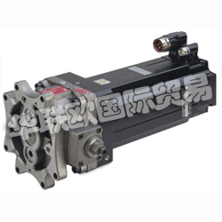 MOOG電液靜壓泵機的介紹：  　　混合驅(qū)動或電靜液驅(qū)動系統(tǒng) 描述了在獨立包裝中同時具有液壓和電動技術(shù)的系統(tǒng)。電液靜壓驅(qū)動系統(tǒng) 是傳統(tǒng)液壓應(yīng)用的選擇，需要高強度能力，并且需要節(jié)能，環(huán)境清潔或消除管道。相反，EAS 是傳統(tǒng)電氣應(yīng)用的選擇，需要先進(jìn)的故障安全系統(tǒng)。